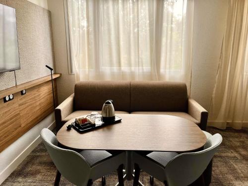 Suite superior para personas con movilidad reducida del hotel Novotel Suites Clermont Ferrand Polydome. Foto 11