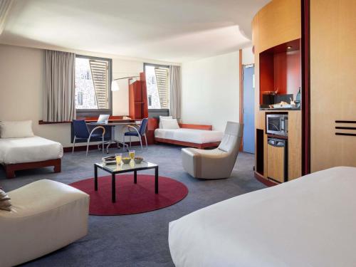 Suite Executive con cama supletoria - Cama grande del hotel Novotel Suites Marseille Centre Euromed