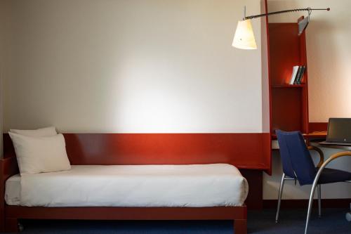 Suite Superior (1 cama doble y 1 cama individual) del hotel Novotel Suites Marseille Centre Euromed. Foto 10