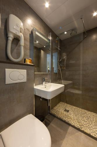 Habitación Doble Estándar del hotel 15 Montparnasse. Foto 8