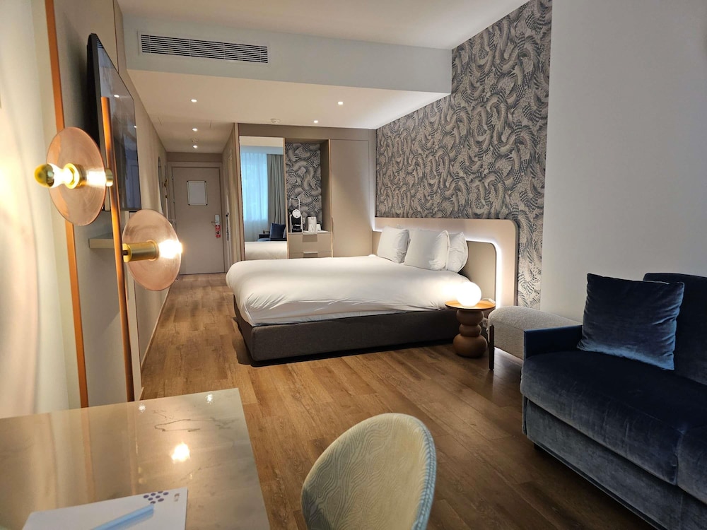 Habitación Standard con 1 cama doble y 1 sofá cama del hotel Adagio Geneve Mont Blanc