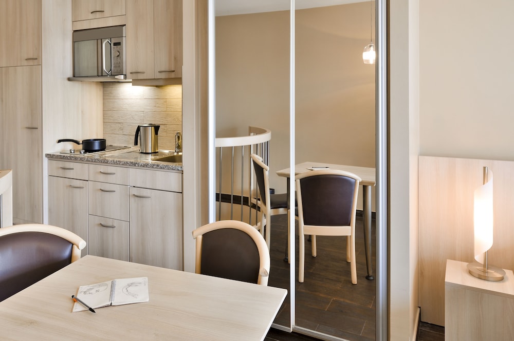 Estudio con balcón para un máximo de 2 personas del hotel Adagio Geneve Mont Blanc. Foto 3