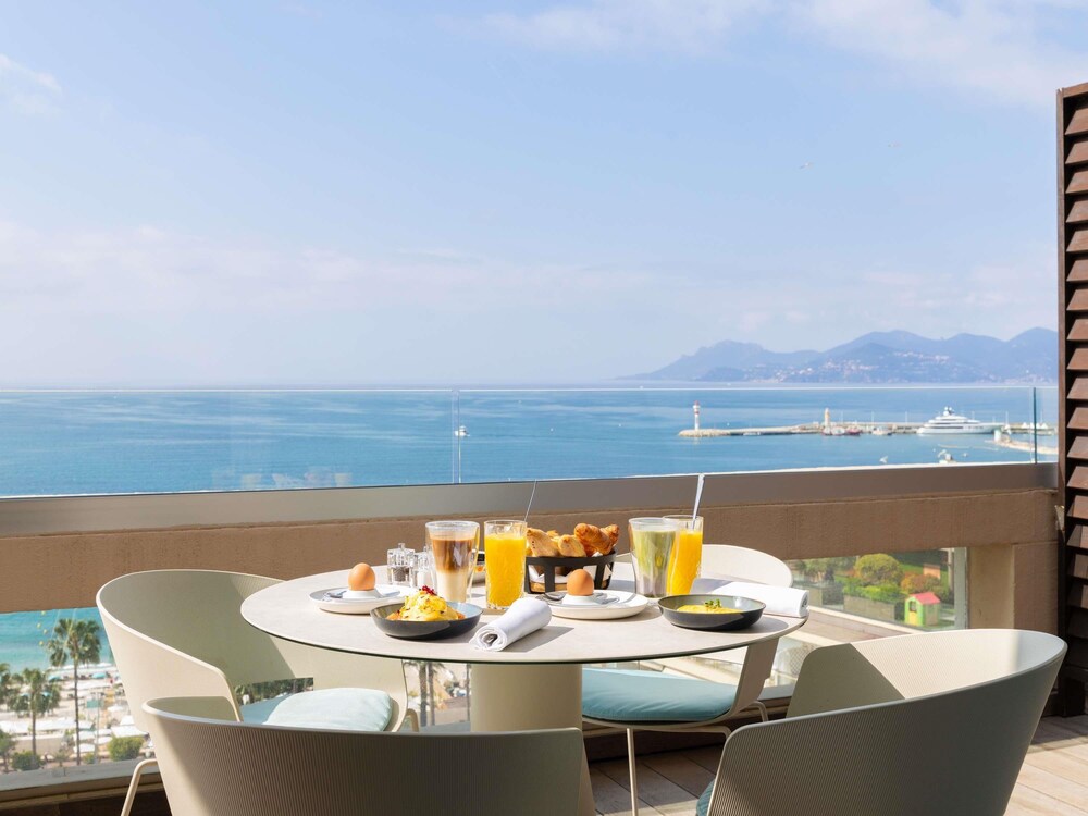 Signature Terrace del hotel Mondrian Cannes. Foto 5