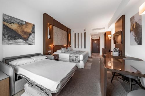 Habitación Familiar Deluxe del hotel Riu Plaza Panamá. Foto 4