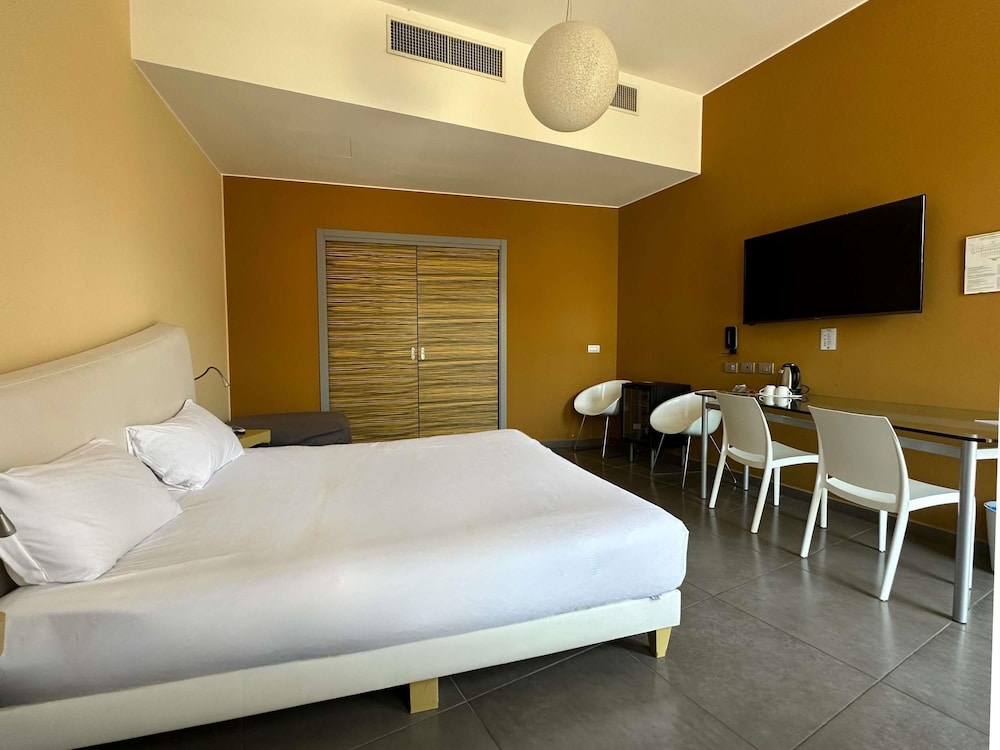 Habitación Clásica con 1 Cama Queen, Vistas a la Montaña del hotel Ibis Styles Catania Acireale. Foto 2