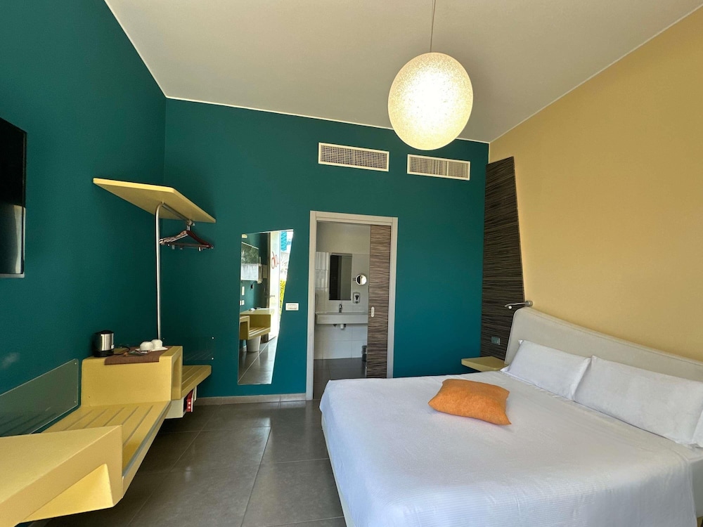 Habitación Clásica con 1 Cama Queen, Vistas a la Montaña del hotel Ibis Styles Catania Acireale. Foto 4