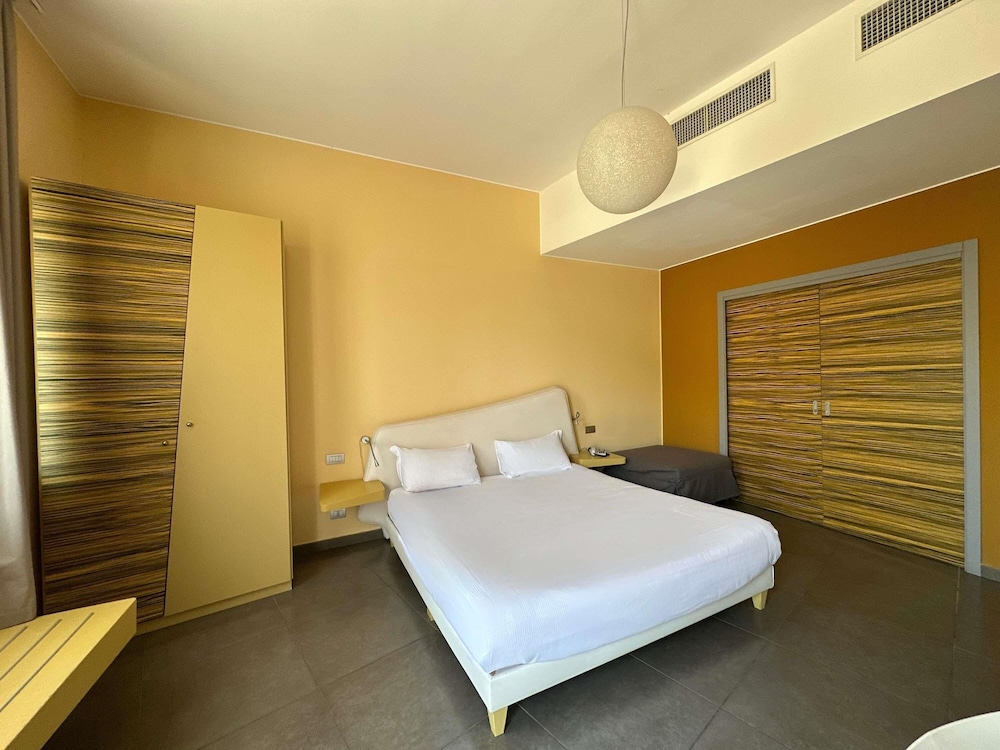 Habitación Clásica con 1 Cama Queen, Vistas a la Montaña del hotel Ibis Styles Catania Acireale. Foto 6
