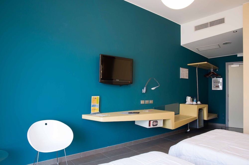 Habitación superior con 2 camas individuales del hotel Ibis Styles Catania Acireale