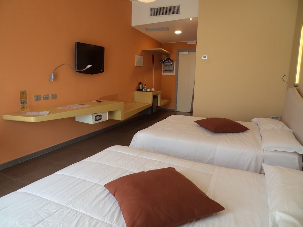 Habitación Superior con 2 camas queen size del hotel Ibis Styles Catania Acireale