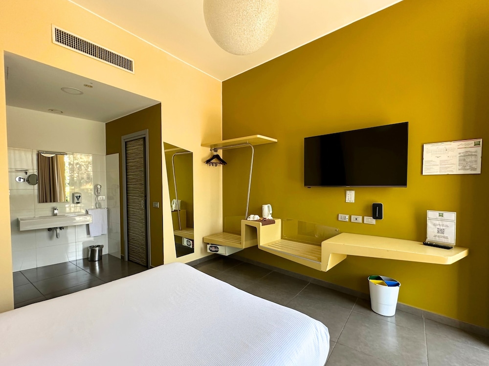 Habitación Clásica con 1 Cama Queen, Vistas a la Montaña del hotel Ibis Styles Catania Acireale. Foto 10