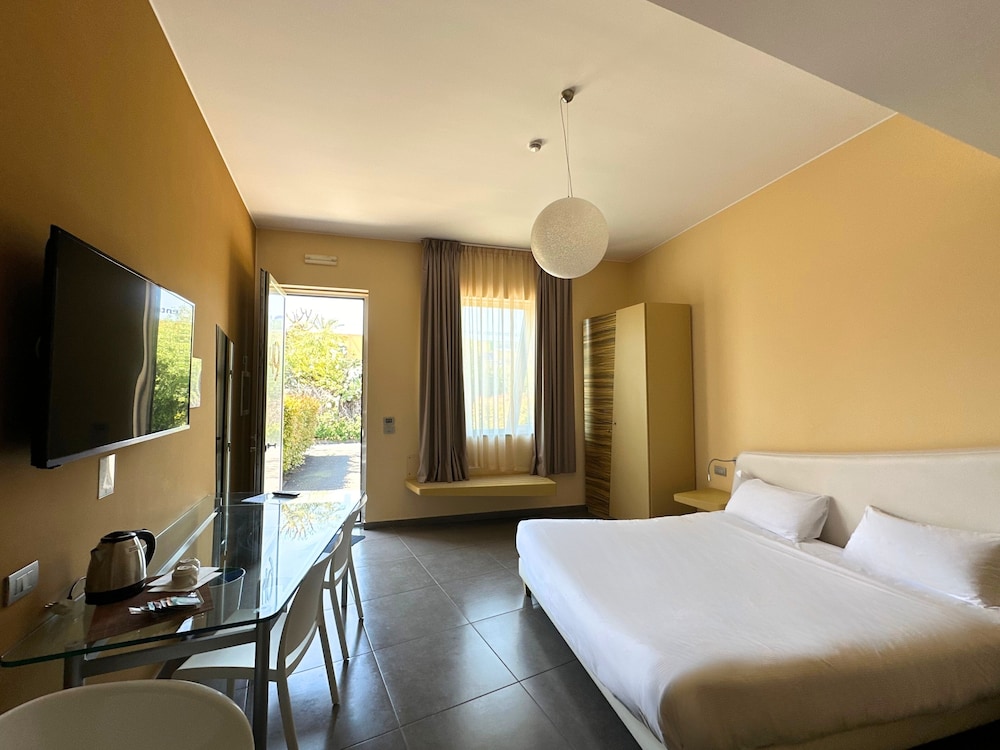 Habitación Clásica con 1 Cama Queen, Vistas a la Montaña del hotel Ibis Styles Catania Acireale. Foto 12