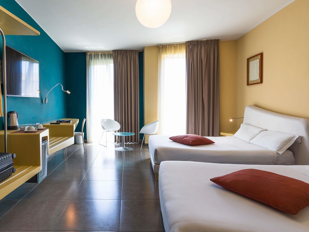 Habitación Superior con 2 camas queen size del hotel Ibis Styles Catania Acireale. Foto 4