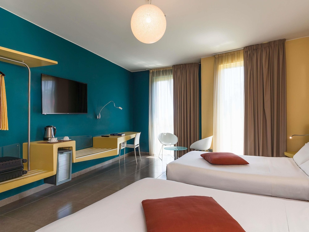 Habitación Superior con 2 camas queen size del hotel Ibis Styles Catania Acireale. Foto 7