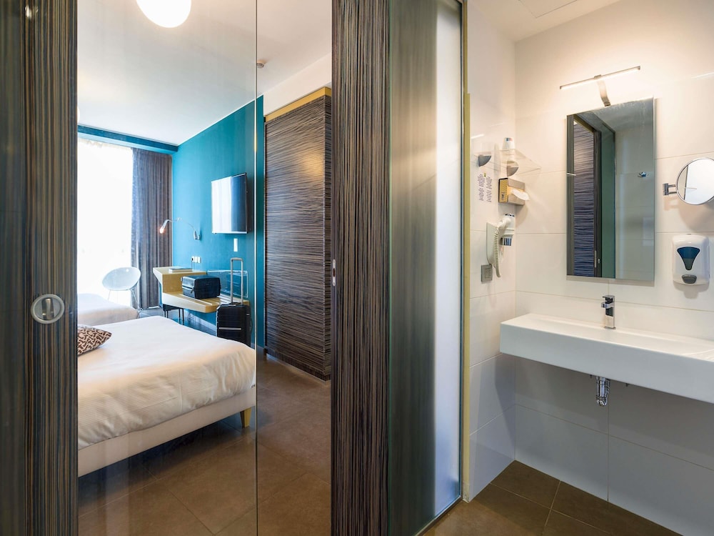 Suite Deluxe con 2 camas dobles del hotel Ibis Styles Catania Acireale. Foto 13