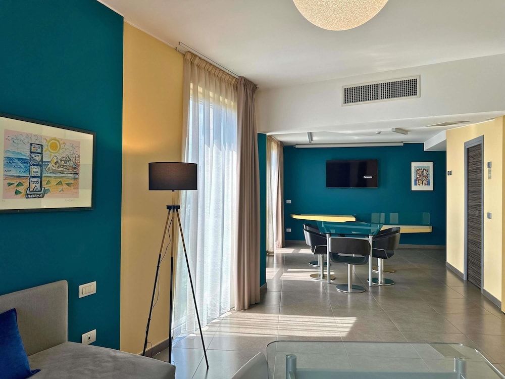 Suite Deluxe con 2 camas dobles del hotel Ibis Styles Catania Acireale. Foto 15