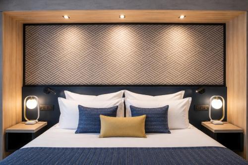 Habitación Triple Deluxe con 1 cama extragrande y 1 cama individual - No fumadores del hotel Best Western Opera Batignolles. Foto 4