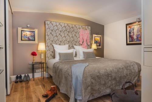Suite Junior con terraza del hotel CAMBON. Foto 5