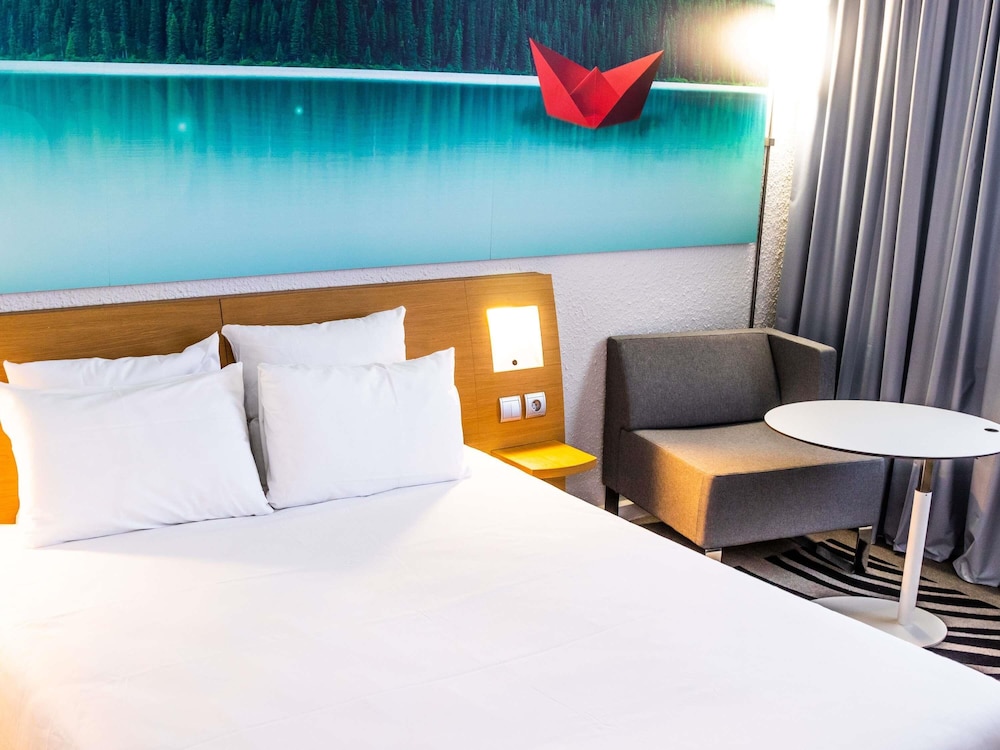 Habitación Clásica para personas con movilidad reducida con 1 cama doble del hotel Novotel Lyon Bron Eurexpo