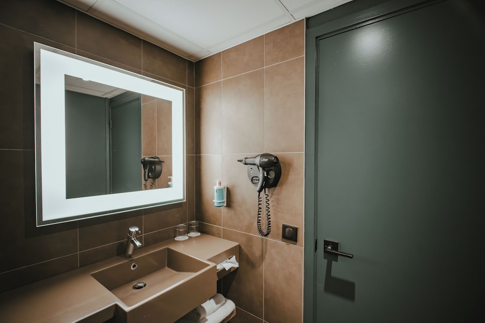 Habitación Classic con dos camas individuales del hotel Novotel Lens Noyelles. Foto 6