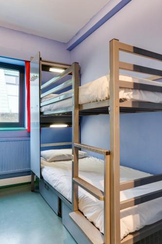 Cama en una habitación compartida femenina para 4 personas del hotel Clink 261 Hostel. Foto 2