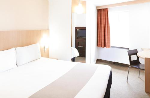 Habitación Doble del hotel Ibis Birmingham New Street Station. Foto 3