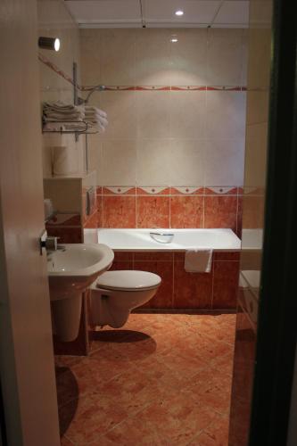 Habitación Triple del hotel Metropol. Foto 6