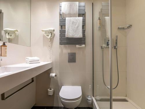 Habitación Doble Clásica con Dos Camas del hotel Mercure Paris Place D'Italie. Foto 11