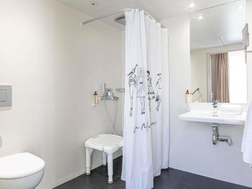 Habitación Clásica Accesible con una Cama Doble del hotel Mercure Paris Place D'Italie
