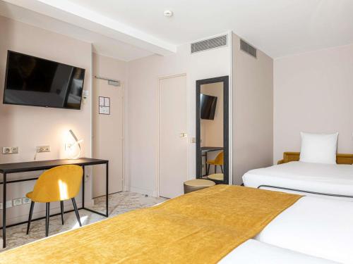 Habitación Clásica - 3 camas individuales del hotel Mercure Paris Place D'Italie. Foto 4