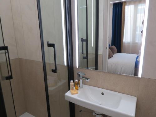 Habitación Doble Privilege del hotel Hôtel Mercure Paris Opéra Lafayette. Foto 4