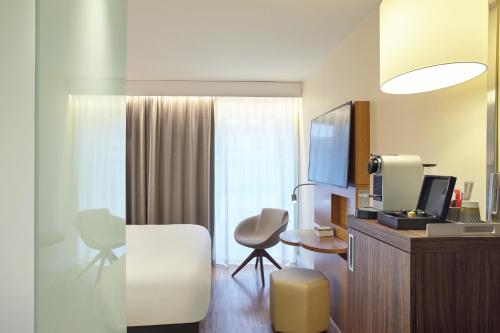 Habitación Doble Privilege del hotel Mercure Paris Arc De Triomphe Etoile. Foto 9