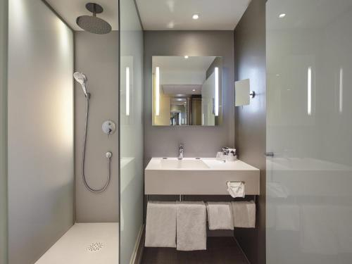 Habitación Doble Superior - 2 camas del hotel Mercure Paris Arc De Triomphe Etoile. Foto 4