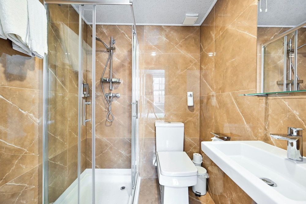 Habitación doble, baño privado del hotel City London. Foto 6
