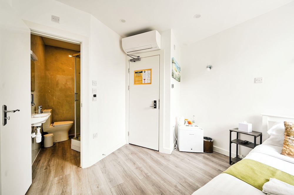Habitación individual, baño privado del hotel City London. Foto 4