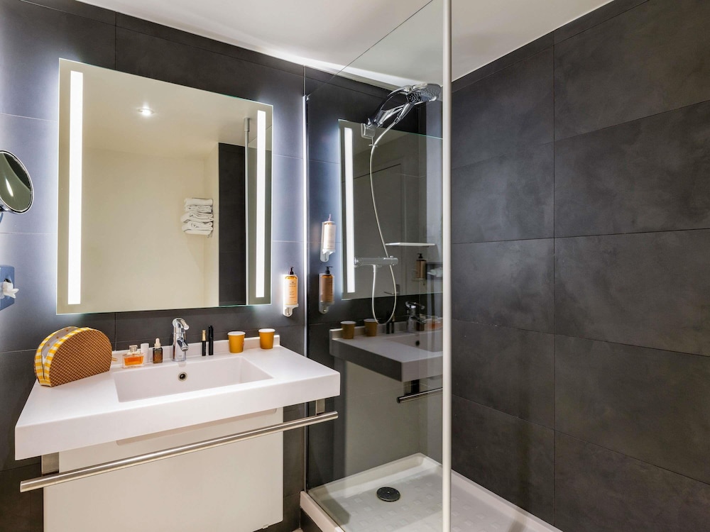 Habitación Clásica - 2 camas individuales del hotel Mercure Lyon Centre Lumière. Foto 2