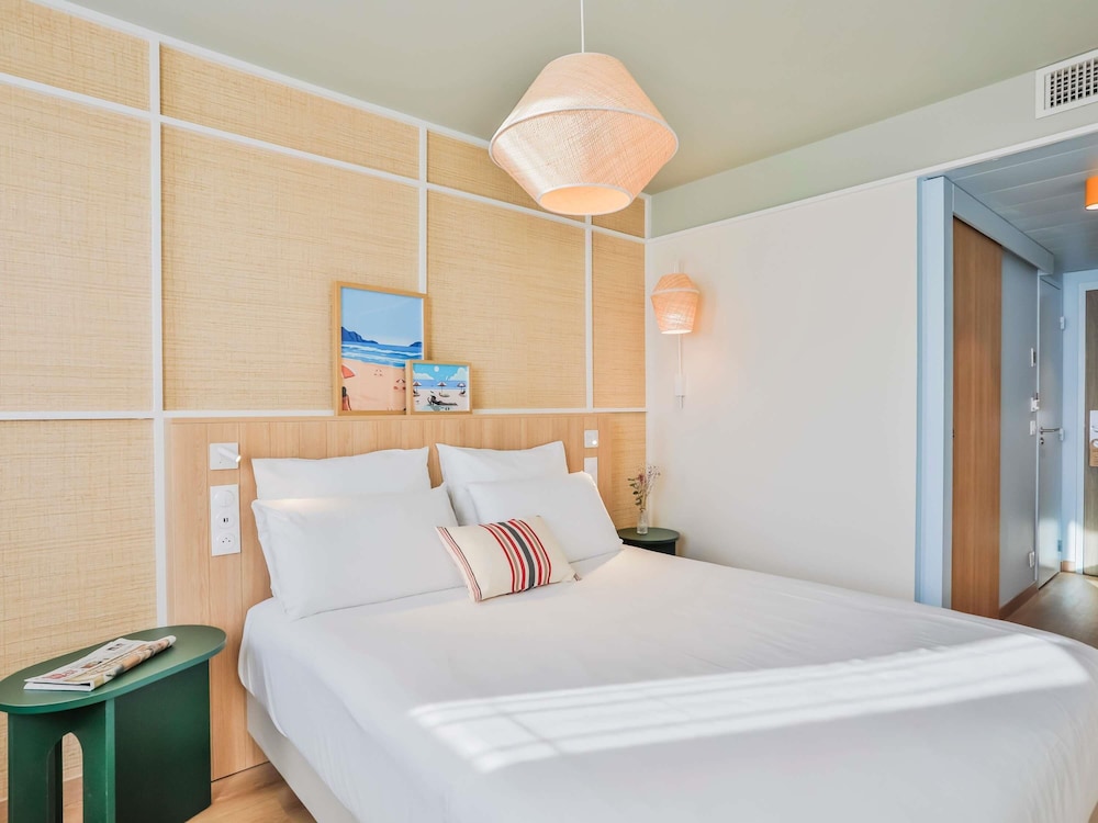 Habitación Standard con una cama doble del hotel Hotel Mercure Biarritz President Plage. Foto 5