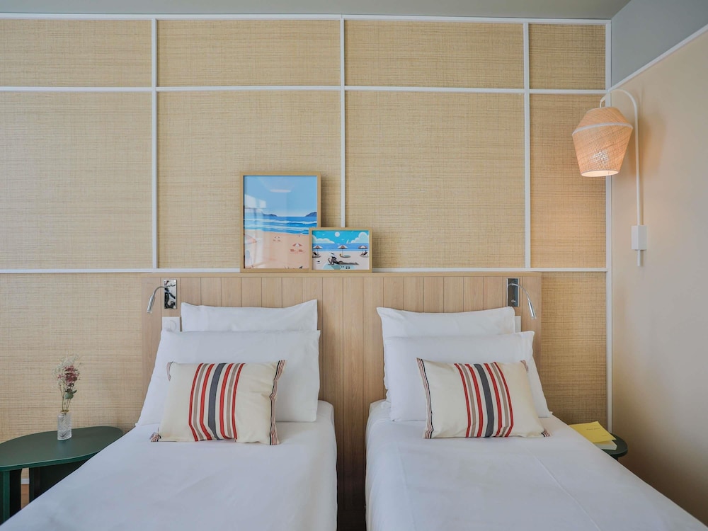 Habitación Standard con una cama doble del hotel Hotel Mercure Biarritz President Plage. Foto 6