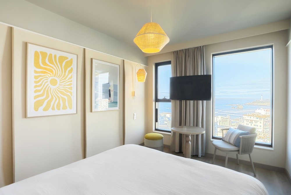 Habitación Privilege con 1 cama doble y vista al mar del hotel Hotel Mercure Biarritz President Plage