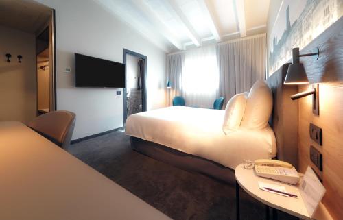 Habitación Doble Estándar del hotel Mercure Bergamo Centro Palazzo Dolci. Foto 2