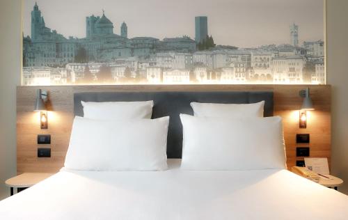 Habitación Doble Estándar del hotel Mercure Bergamo Centro Palazzo Dolci. Foto 9