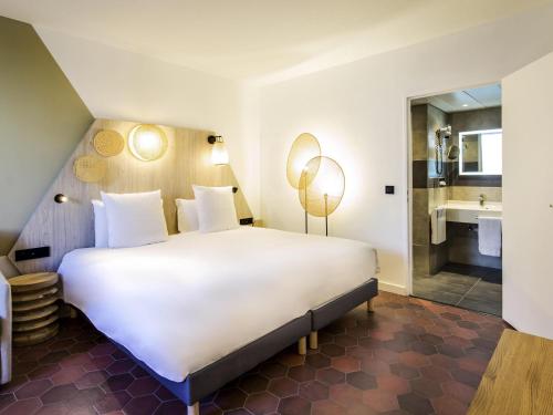 Habitación Doble Superior del hotel Mercure Cannes Mandelieu. Foto 1