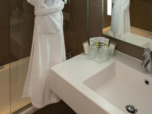 Habitación Doble Privilege del hotel Mercure Cannes Mandelieu. Foto 3