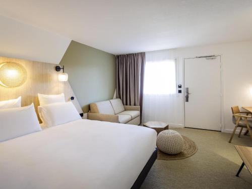 Habitación Doble Superior del hotel Mercure Cannes Mandelieu. Foto 3