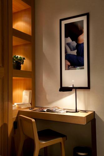Habitación Doble Confort del hotel Marceau Champs Elysees. Foto 1