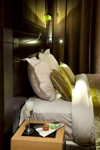 Habitación Doble Confort del hotel Marceau Champs Elysees. Foto 4