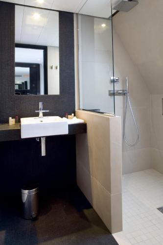 Habitación Doble Superior del hotel Marceau Champs Elysees. Foto 2