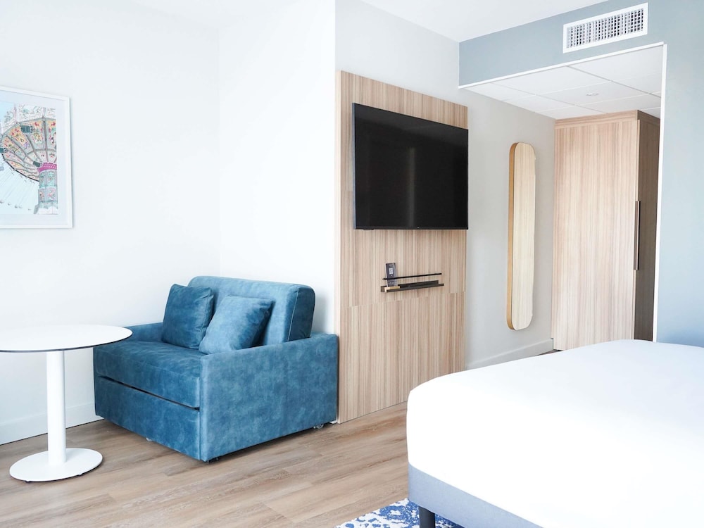 Apartamento Superior con 1 cama doble y 1 sofá - cama individual del hotel Apparthotel Mercure Paris Boulogne. Foto 1