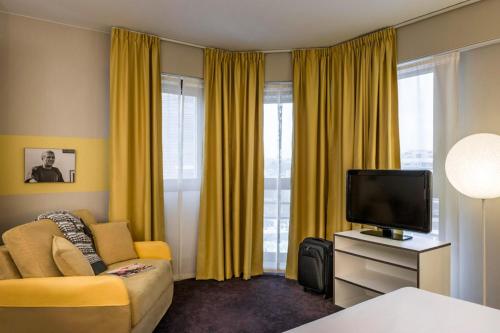 Apartamento, 2 habitaciones - 1 cama doble y 1 sofá - cama del hotel Apparthotel Mercure Paris Boulogne. Foto 9