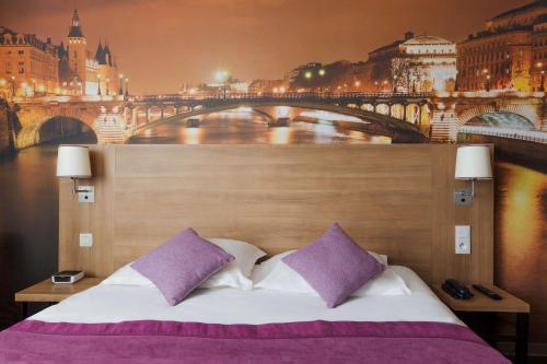 Superior King Room - Eiffel Tower View/Non - Smoking del hotel Best Western Rives De Paris La Defense. Foto 1