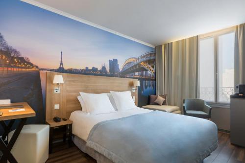 Superior King Room - Eiffel Tower View/Non - Smoking del hotel Best Western Rives De Paris La Defense. Foto 5